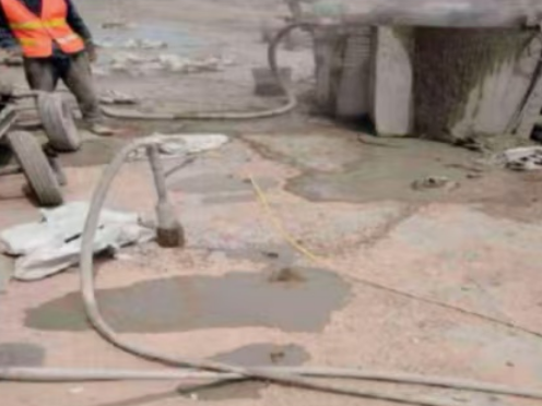 岳西水泥混凝土路面板底注浆技术 路面脱空注浆整治方案